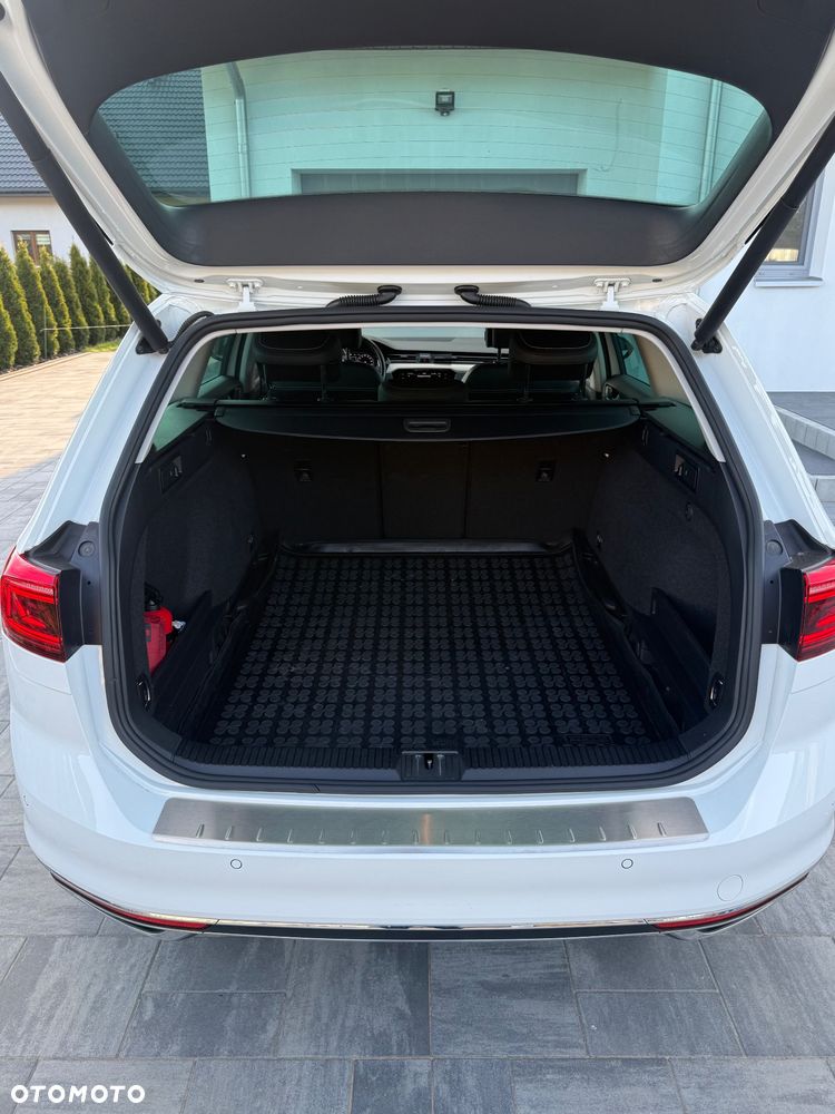 Volkswagen Passat 2.0 TDI SCR DSG Elegance - 19