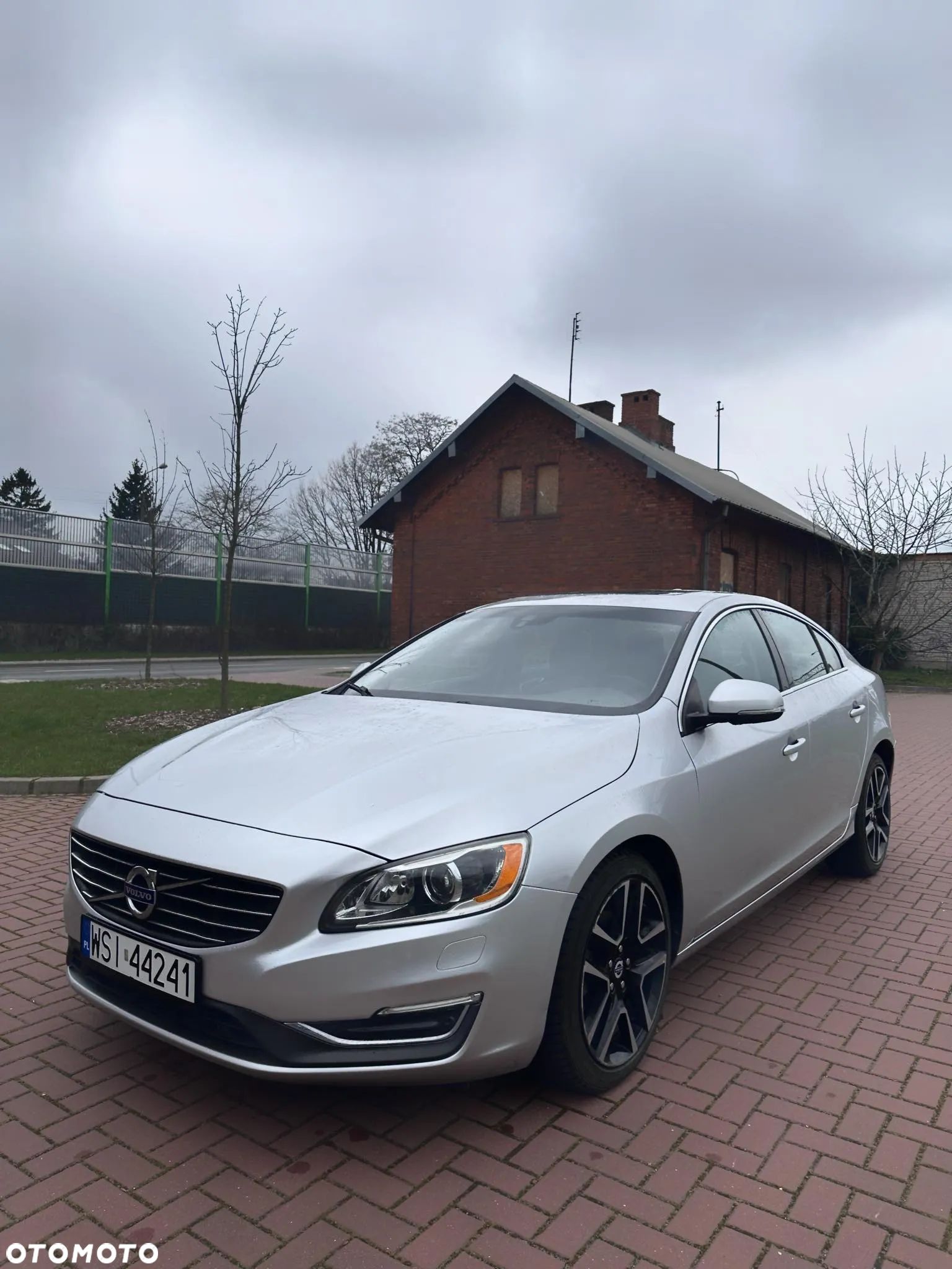Volvo S60 - 1
