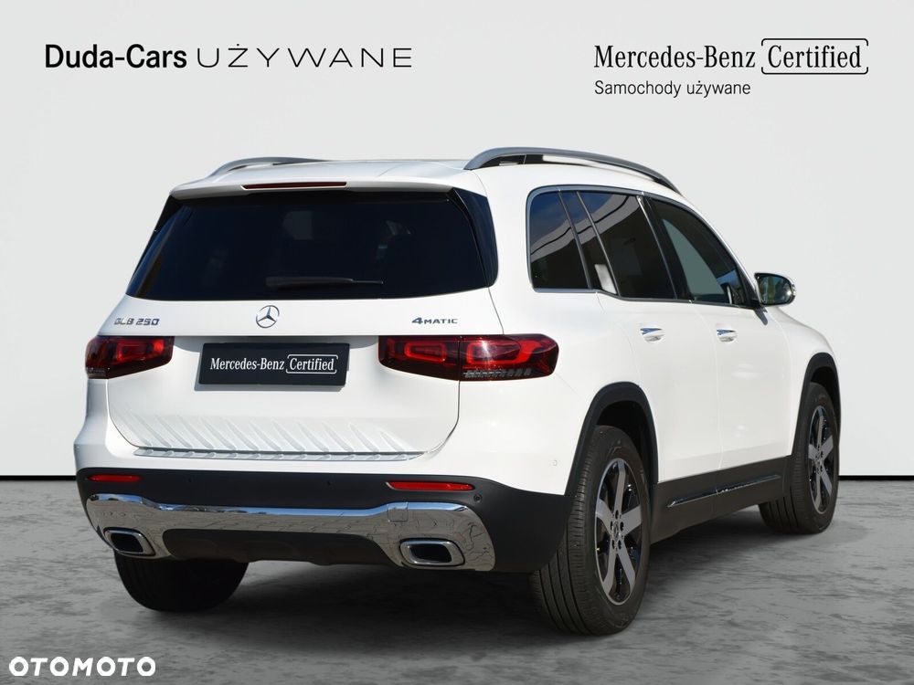 Mercedes-Benz GLB - 9
