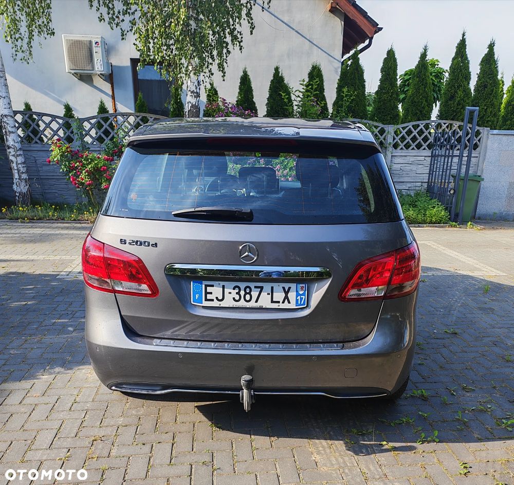 Mercedes-Benz Klasa B 200 d 7G-DCT UrbanStyle Edition - 6