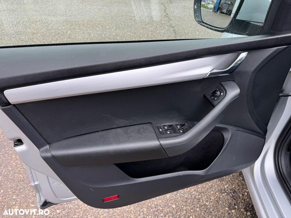 Skoda Octavia 2.0 TDI DSG Premium Edition - 38