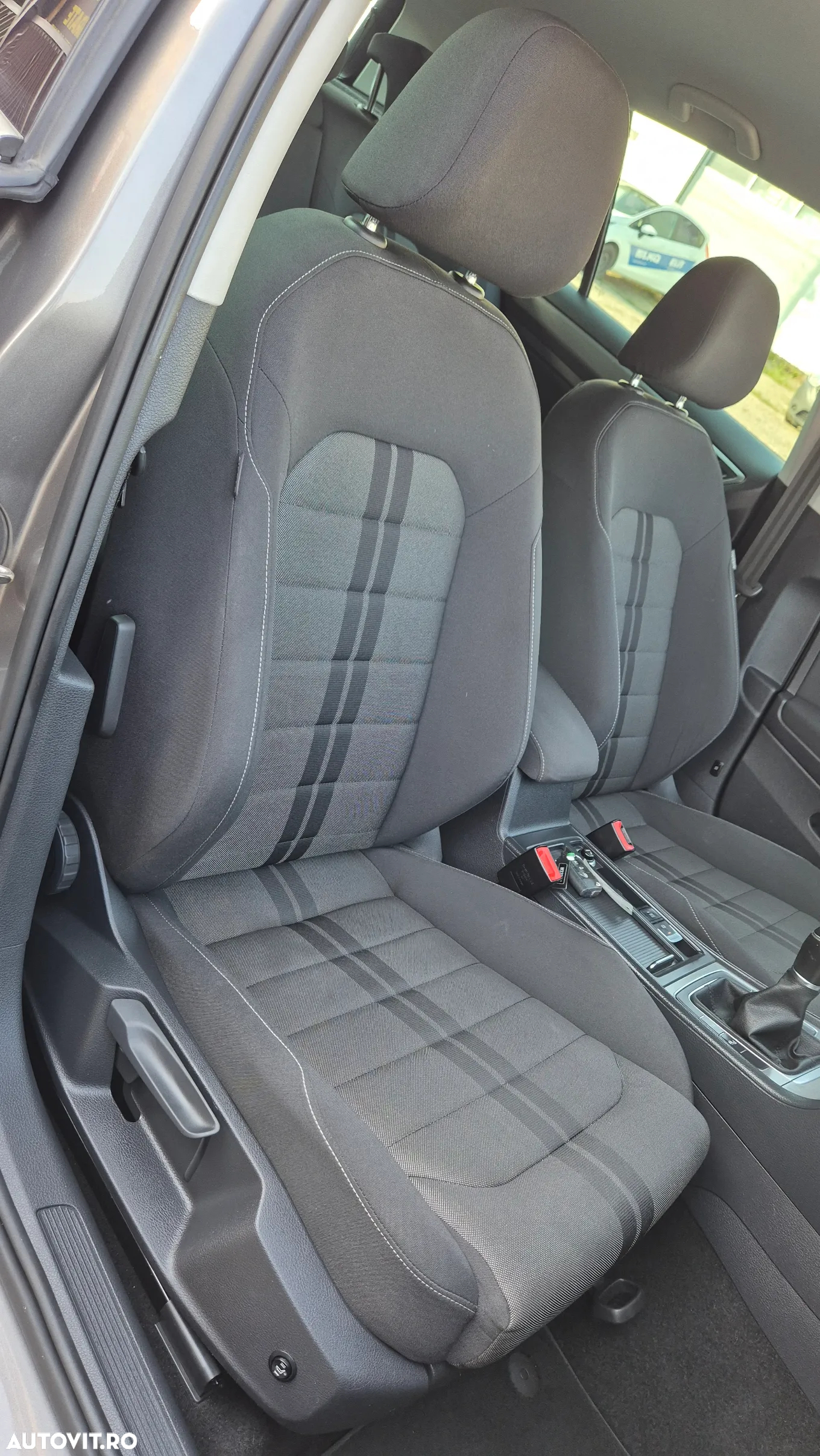 Volkswagen Golf - 29