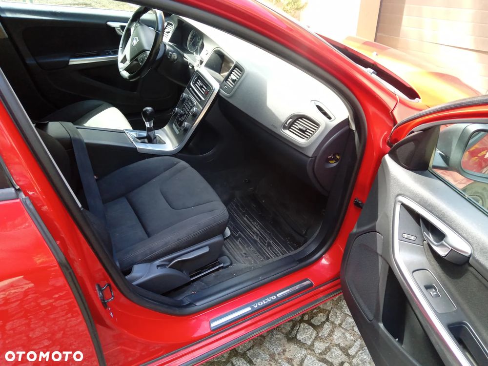 Volvo V60 D3 Momentum - 23