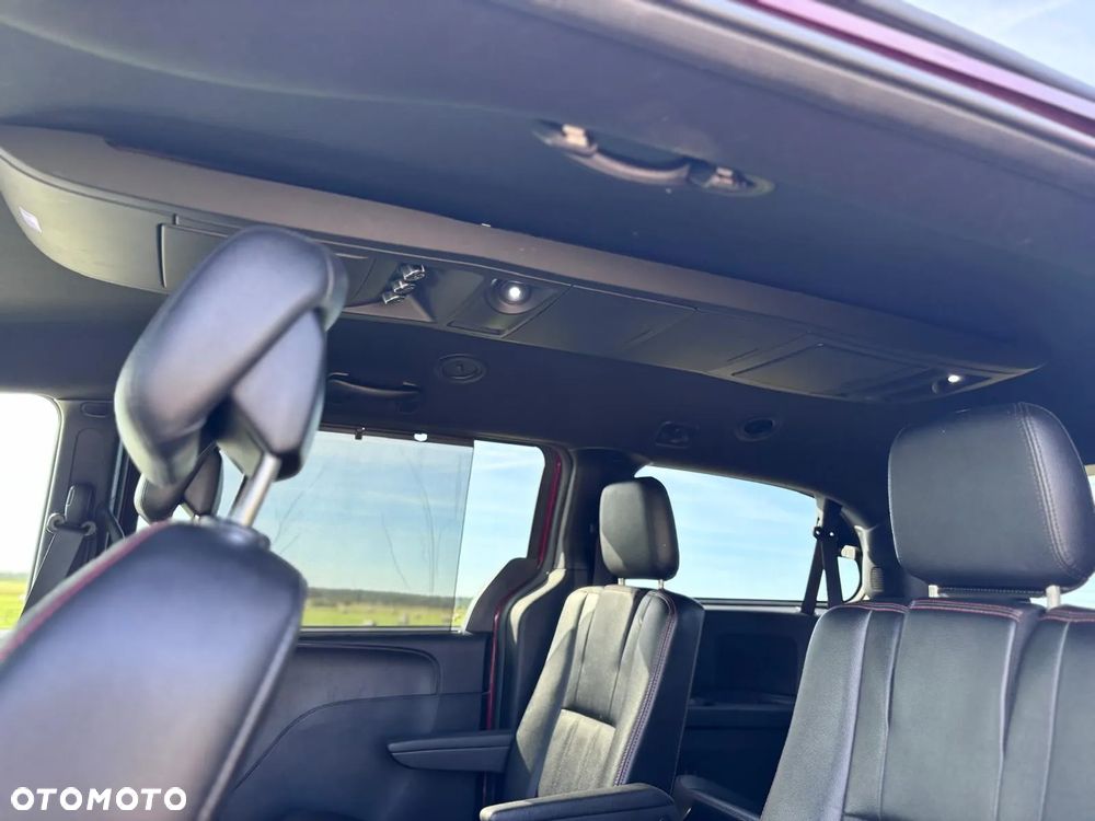 Dodge Grand Caravan 3.6 R/T - 12
