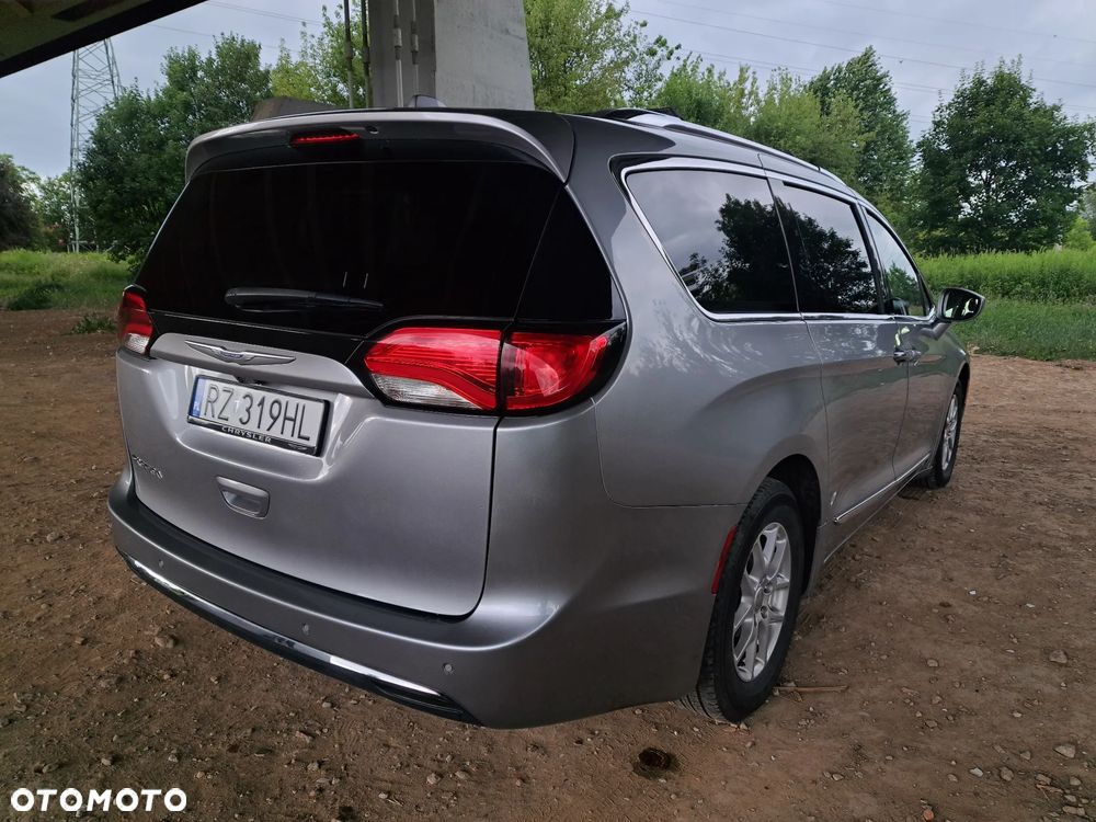 Chrysler Pacifica - 9