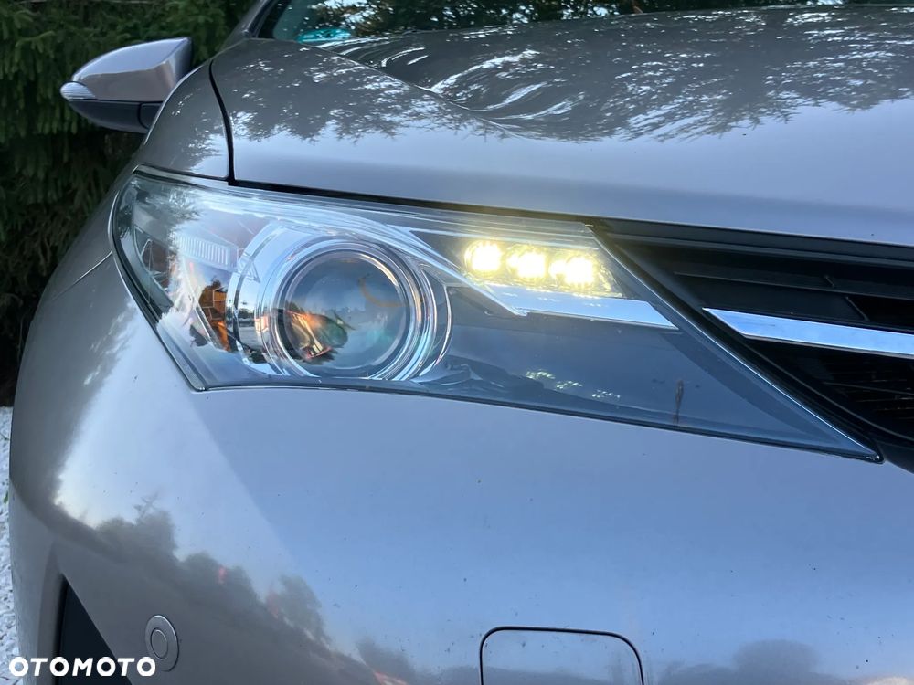 Toyota Auris 1.6 Prestige - 19
