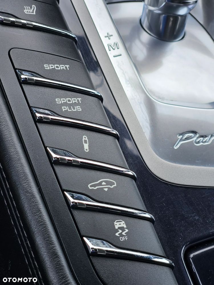 Porsche Panamera - 13