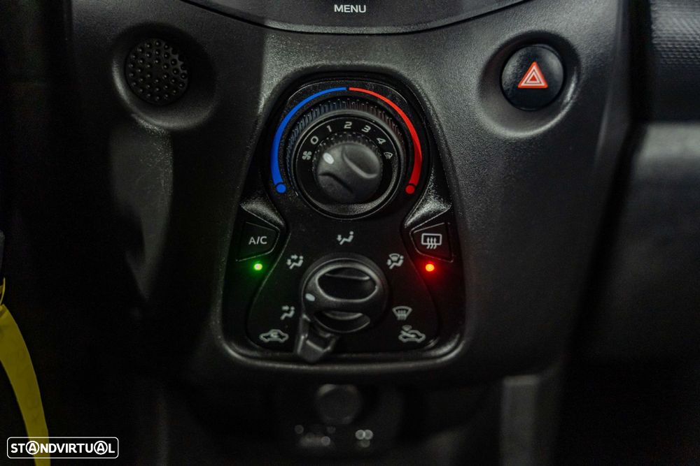 Toyota Aygo 1.0 X-Clusiv - 22