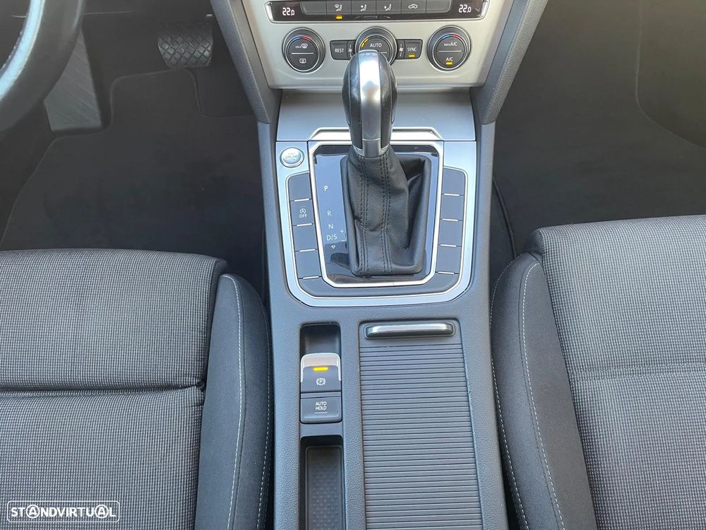 VW Passat Variant 2.0 TDi Confortline DSG - 15