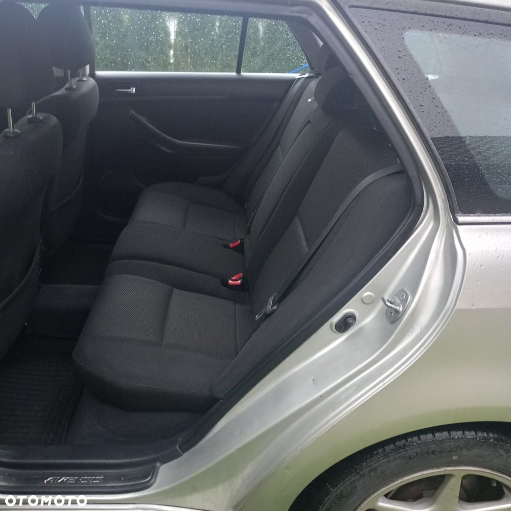 Toyota Avensis 1.8 VVT-i - 15