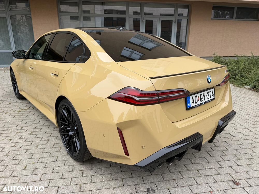 BMW M5 M550i xDrive AT - 4