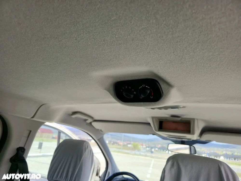 Ford Tourneo Custom 300 L1H1 VA Titanium - 19