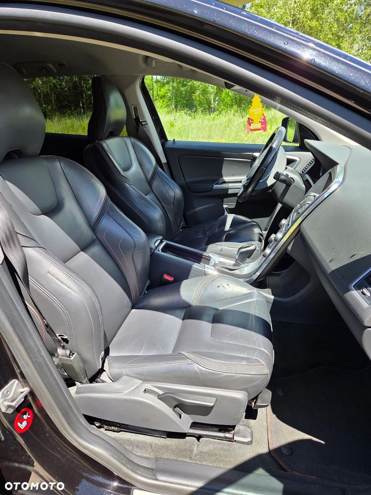 Volvo XC 60 D3 Drive-E Ocean Race - 10