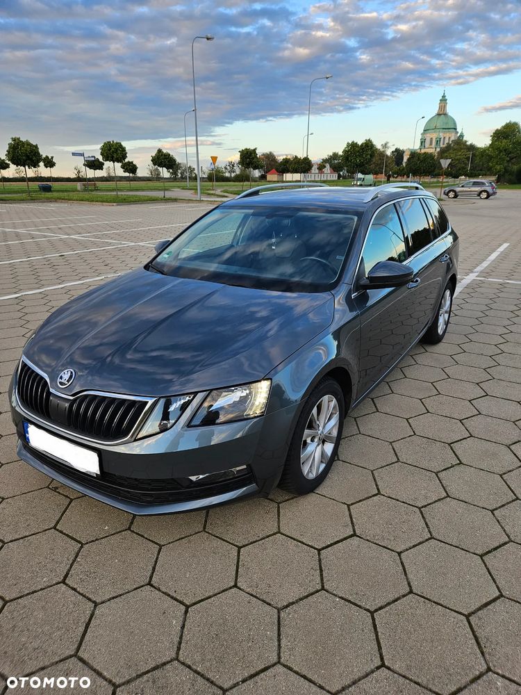 Skoda Octavia 1.6 TDI DSG Clever - 1