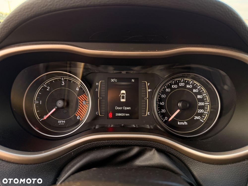Jeep Cherokee 2.0 MJD 4x2 Longitude - 11