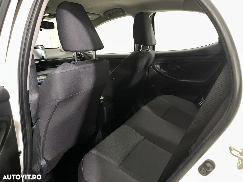 Toyota Yaris 1.5 VVT-i HSD Exclusive Style - 11