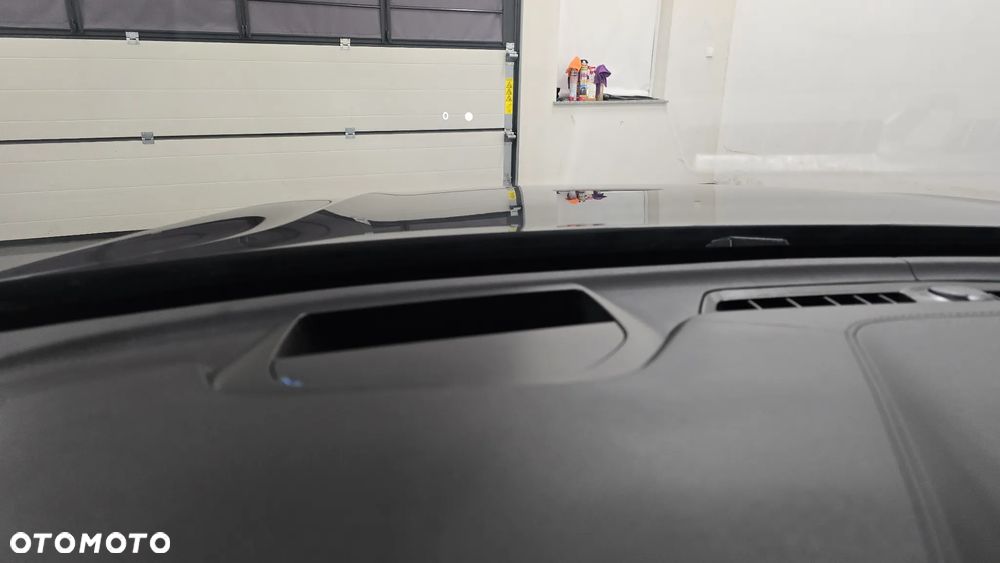 Volvo XC 60 B5 D AWD Ultimate Dark - 32