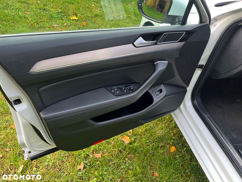 Volkswagen Passat 2.0 TDI BMT Highline DSG - 12