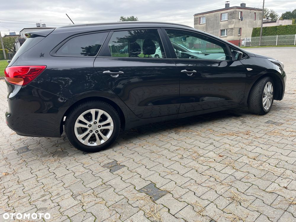 Kia Ceed - 33
