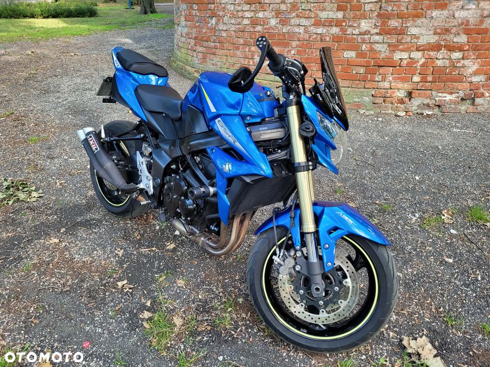Suzuki GSR - 1