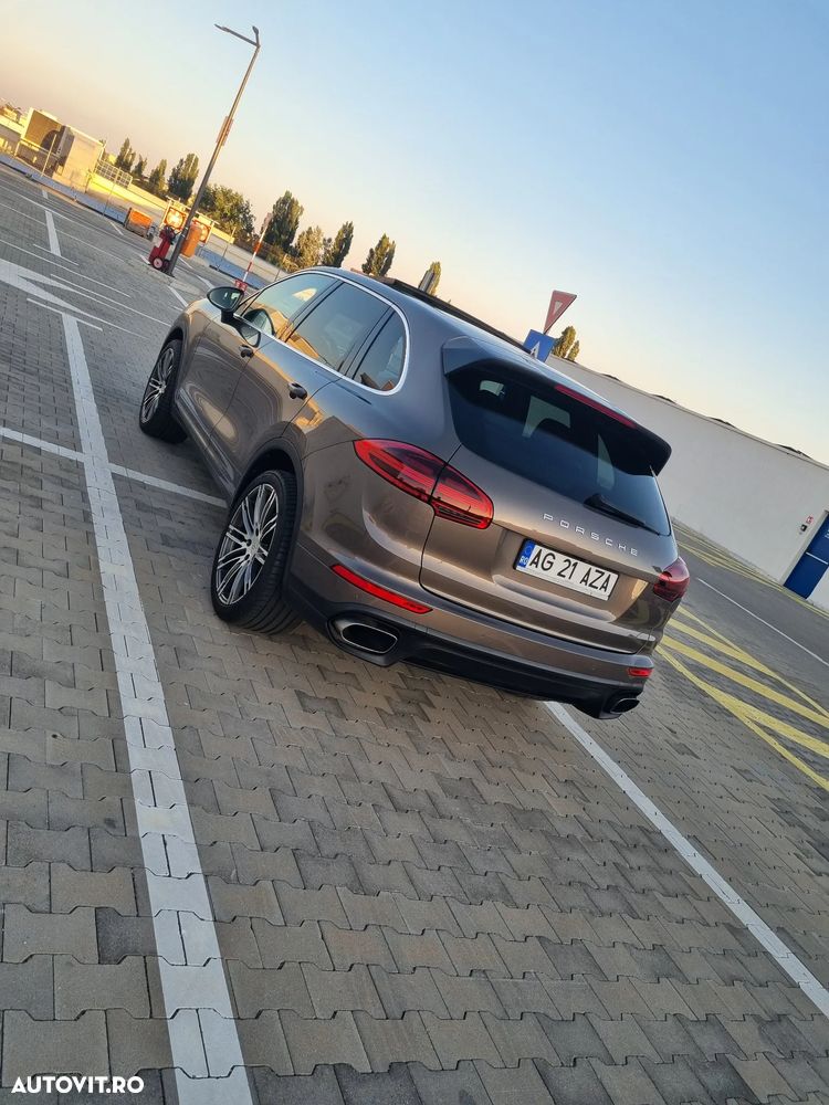 Porsche Cayenne 3.0 L - 2