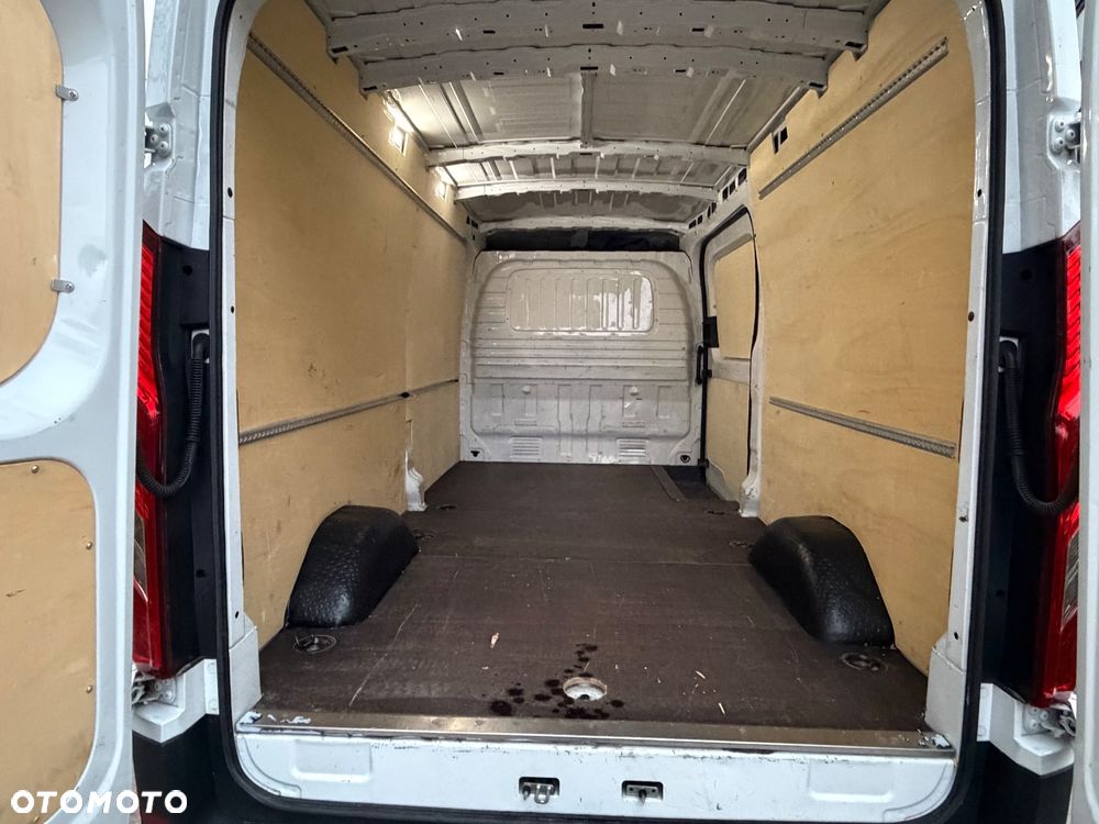Maxus DELIVER 9  2,0 - 14