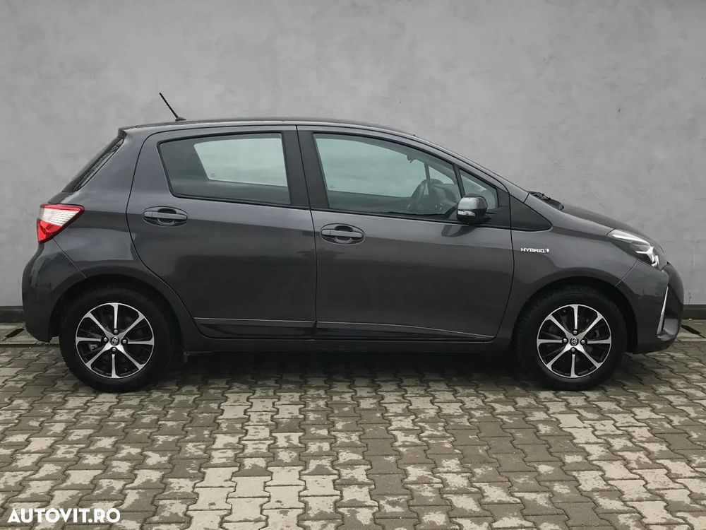 Toyota Yaris - 10