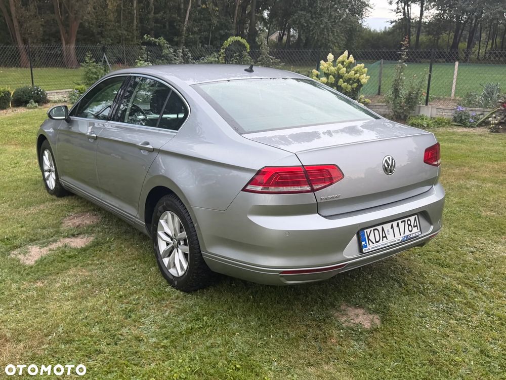 Volkswagen Passat - 6