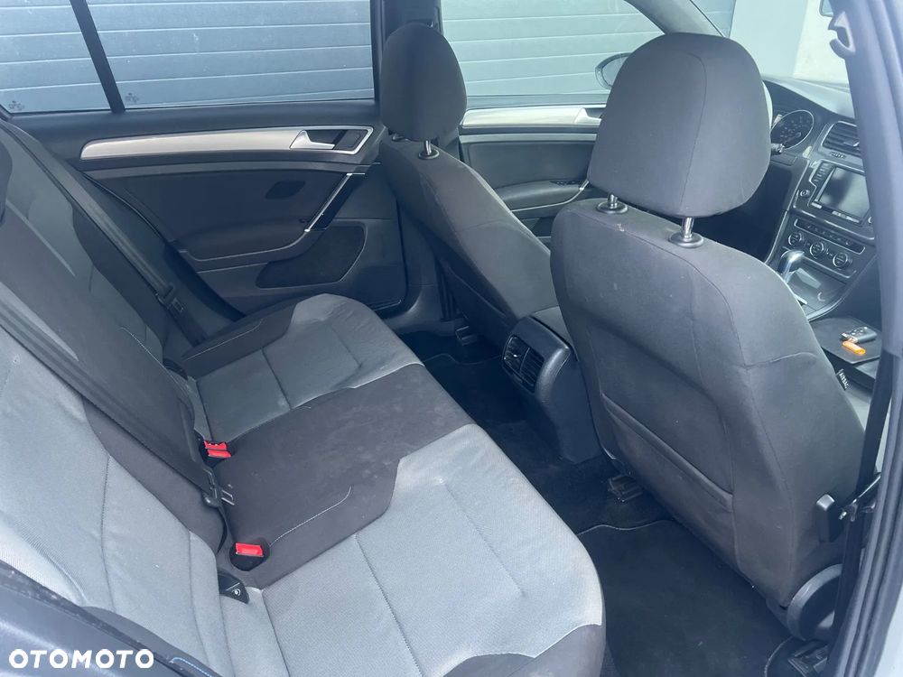 Volkswagen Golf Standard - 16