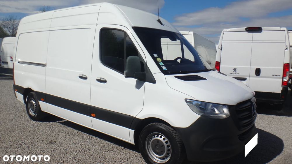Mercedes-Benz Sprinter - 1