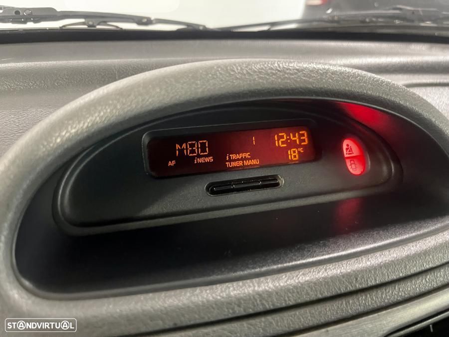 Renault Clio 1.2 RXE - 11