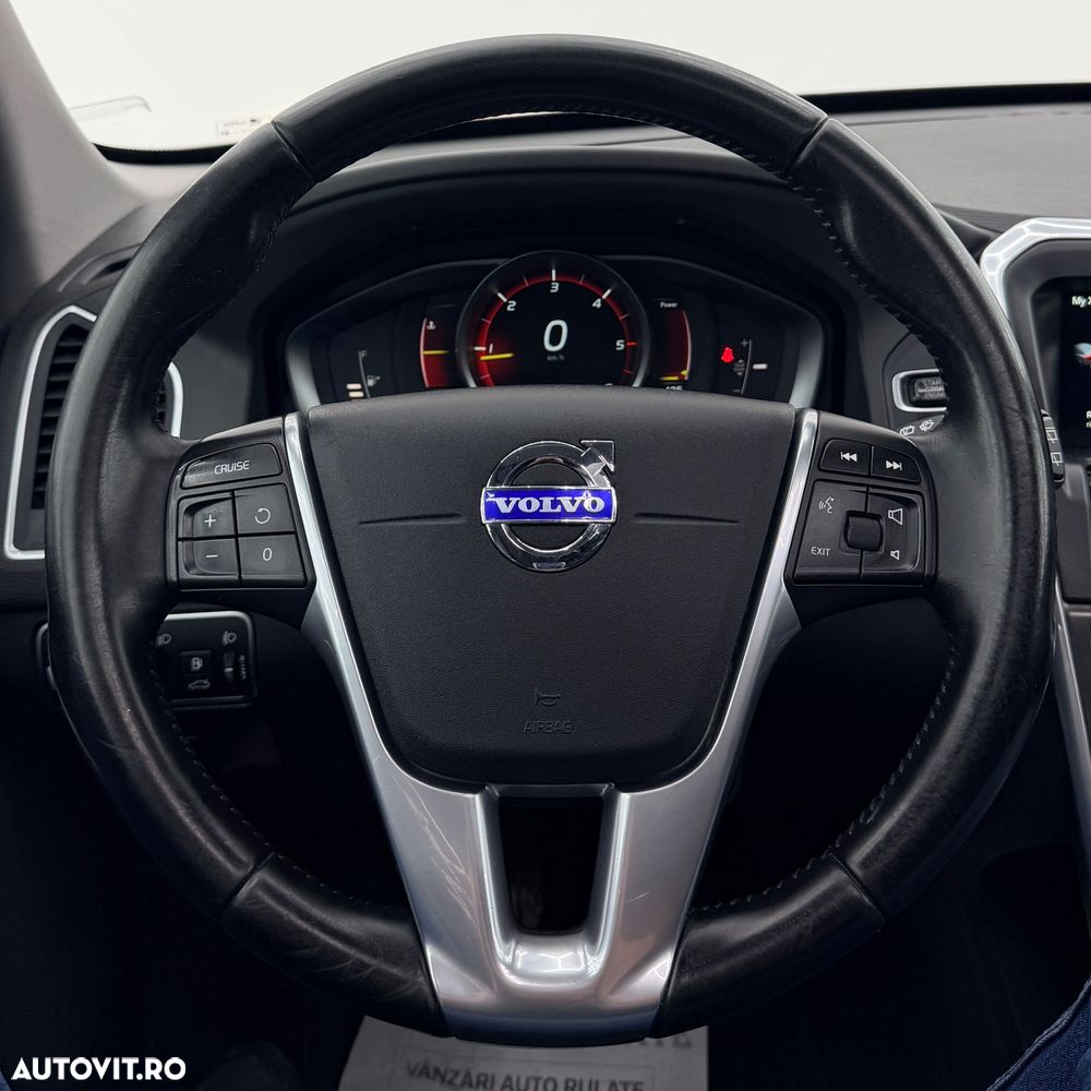 Volvo XC 60 D4 Momentum - 36