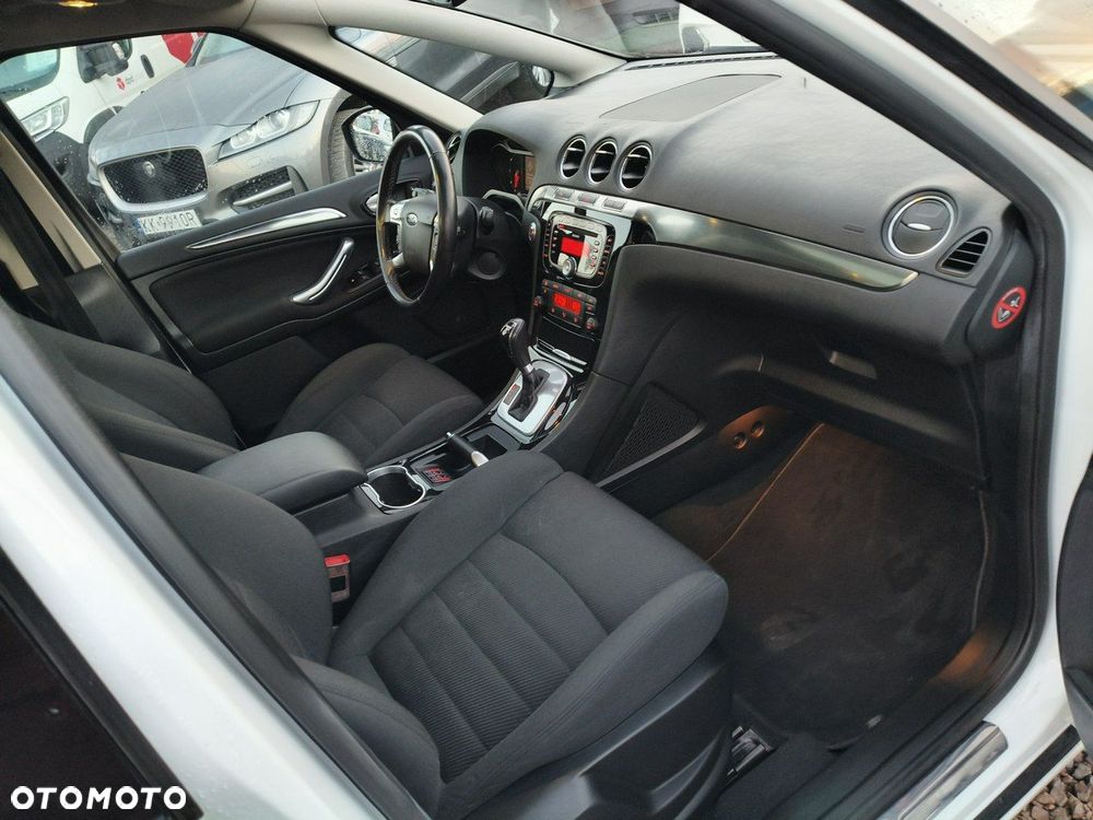 Ford S-Max - 14