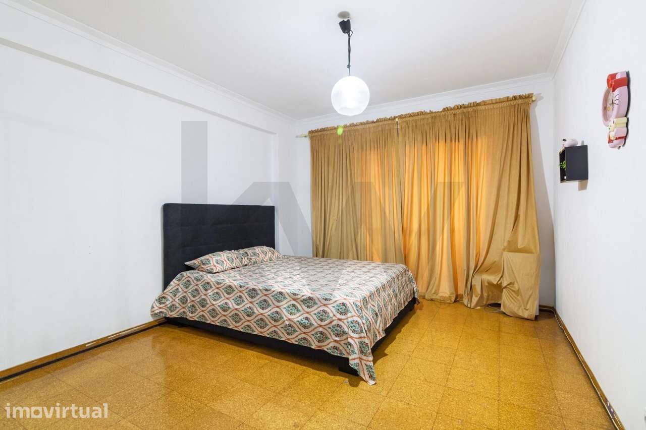 Apartamento T3 com 3 Varandas e Vista Desafogada no Laranjeiro – O S - Grande imagem: 3/27