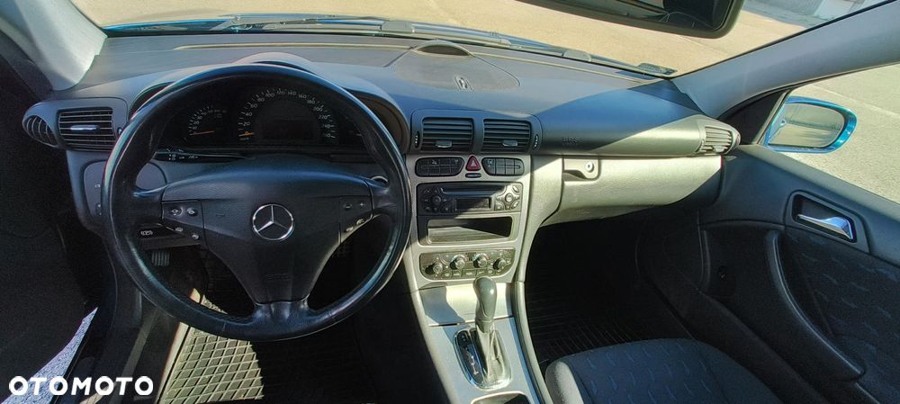 Mercedes-Benz Klasa C 180 Kompressor Automatik Sport Edition - 19
