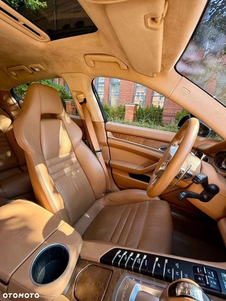 Porsche Panamera GTS - 16