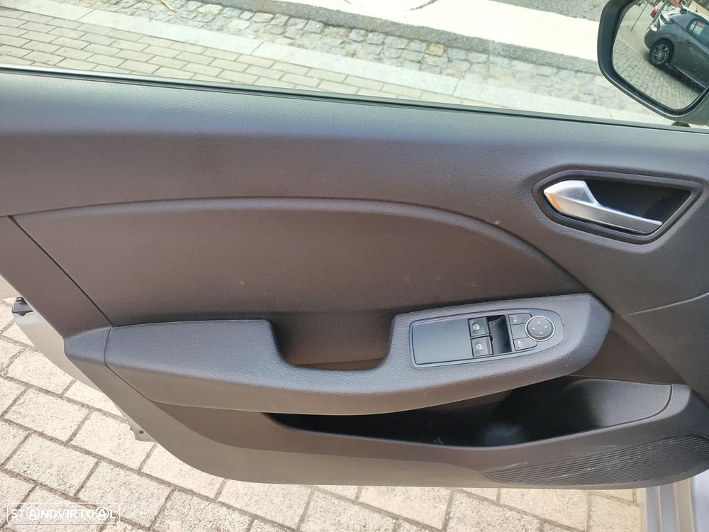 Renault Clio 1.0 TCe Evolution - 10