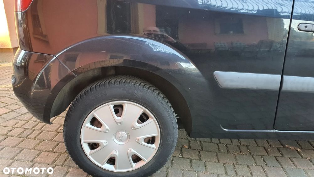 Ford Fiesta 1.3 Ambiente - 18