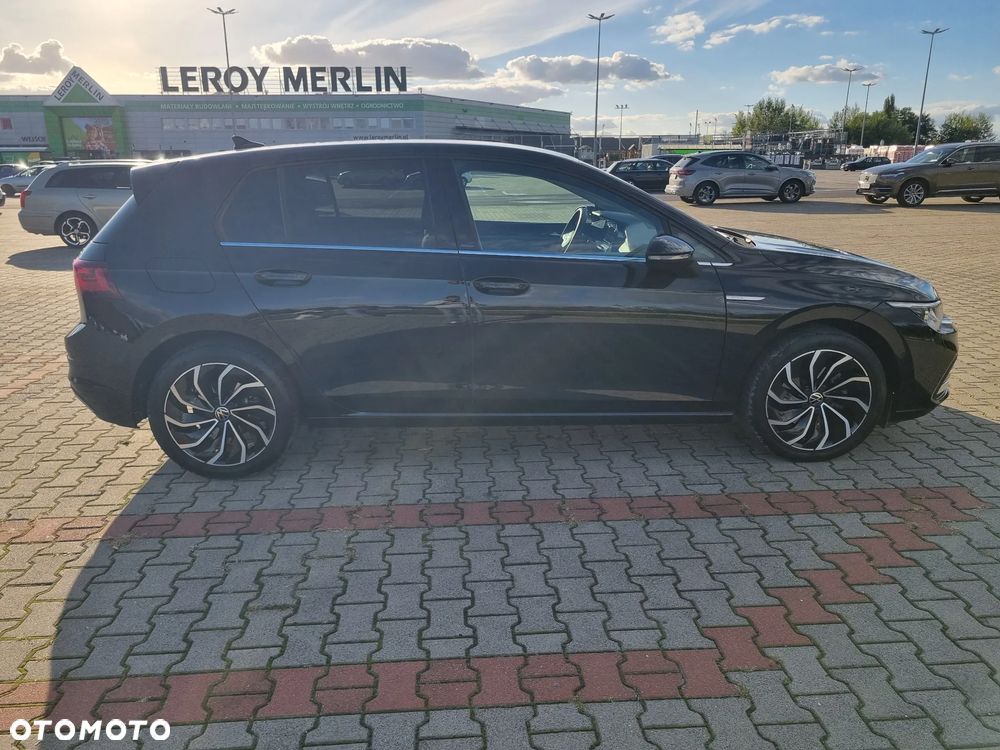 Volkswagen Golf VIII 1.5 eTSI EVO Style DSG - 17