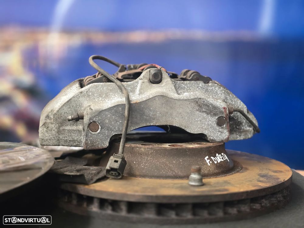 Conjunto Travões Frente ORIGINAL Brembo Audi Q7 4L 2006+ (Pinças + Discos + Proteções + Parafusos) - 3