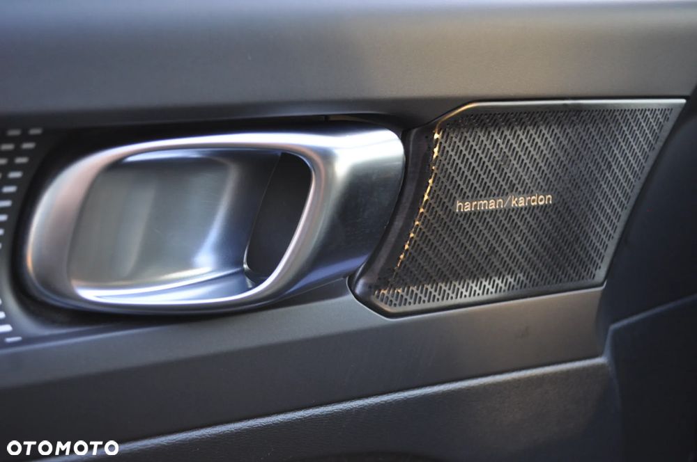 Volvo XC 40 D3 R-Design - 36