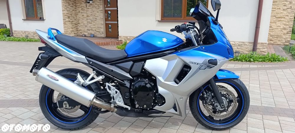 Suzuki GSX - 3