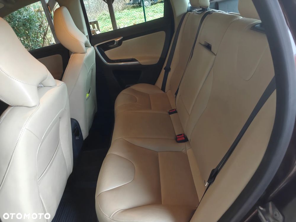 Volvo XC 60 D4 AWD Summum - 12