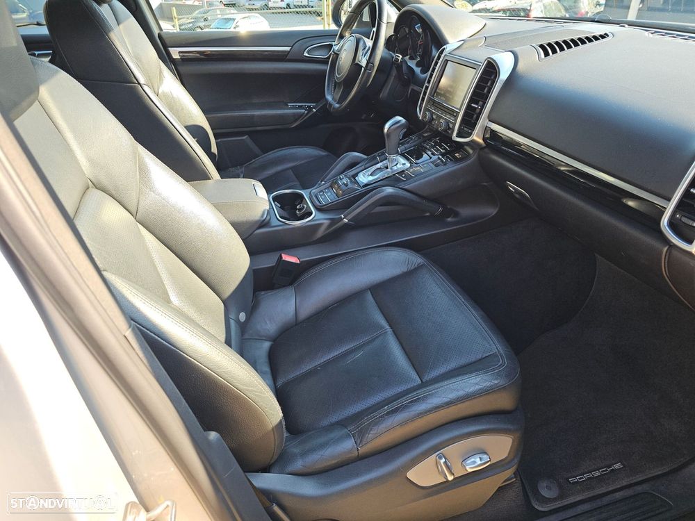 Porsche Cayenne II Platinum Edition - 23