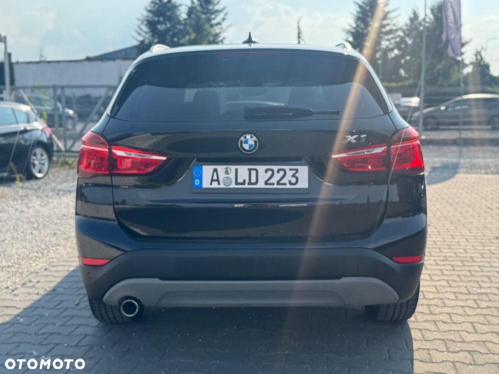 BMW X1 xDrive18d xLine - 13