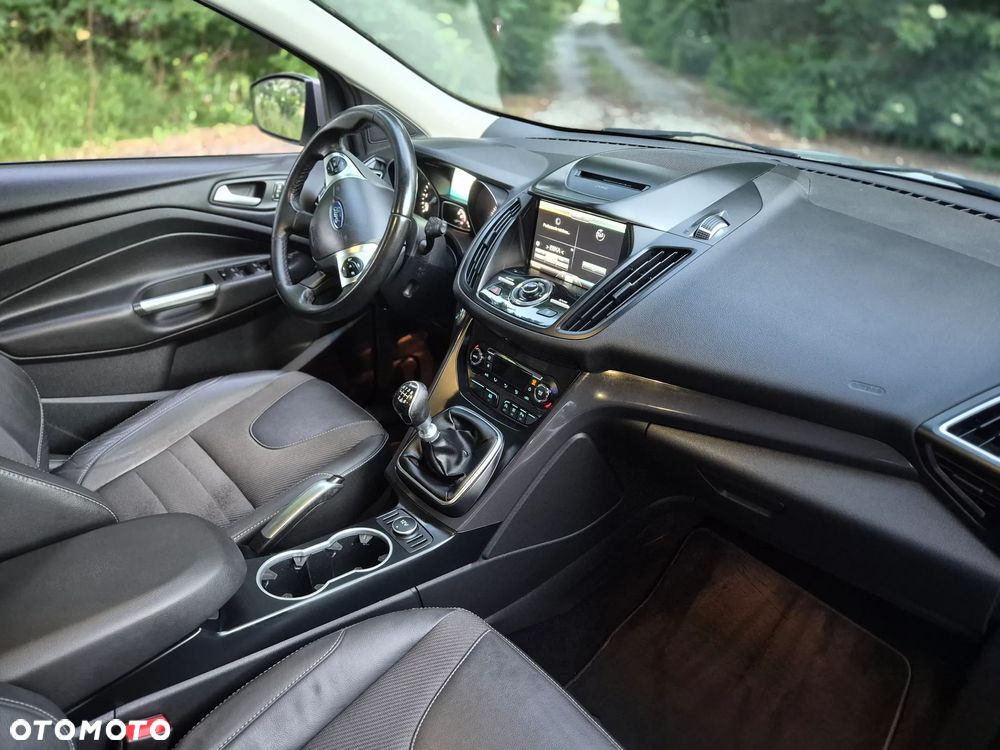 Ford Kuga 2.0 TDCi 2x4 Titanium - 12