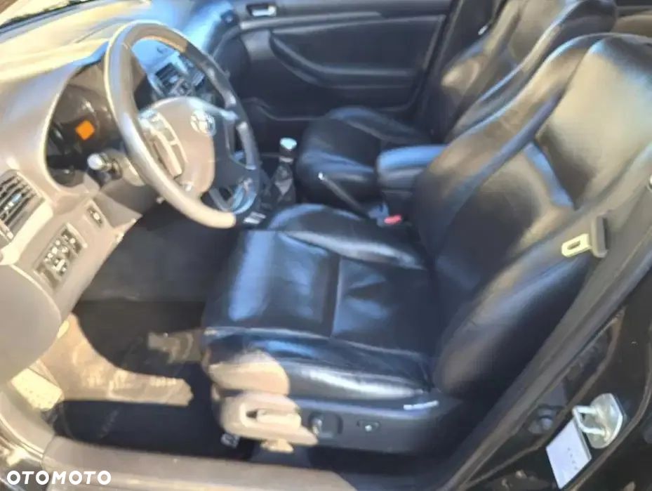 Toyota Avensis - 6