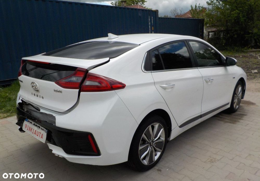 Hyundai IONIQ - 12