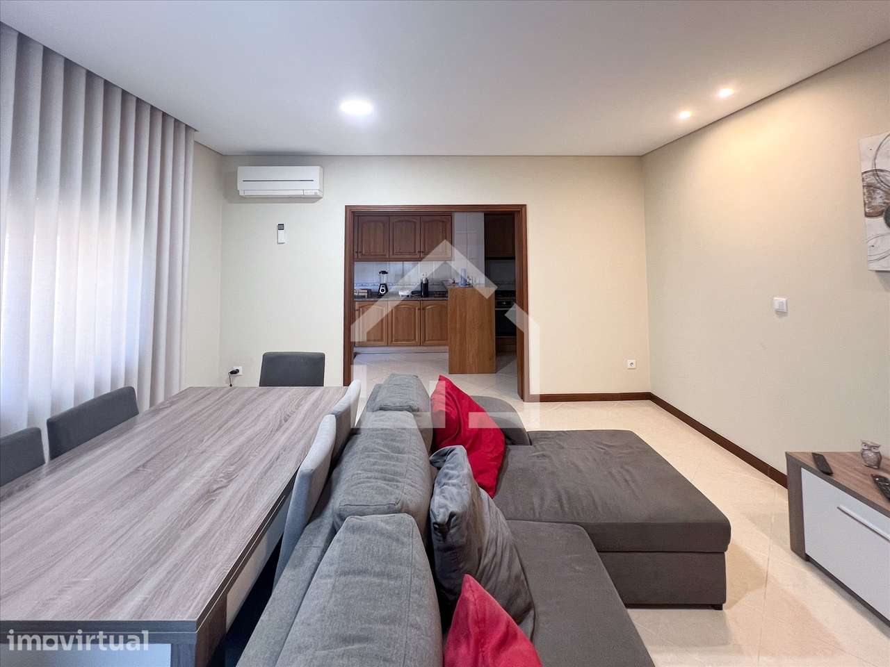 T3 com Varanda e Garagem fechada! - Santa Maria de Lamas - Grande imagem: 4/23