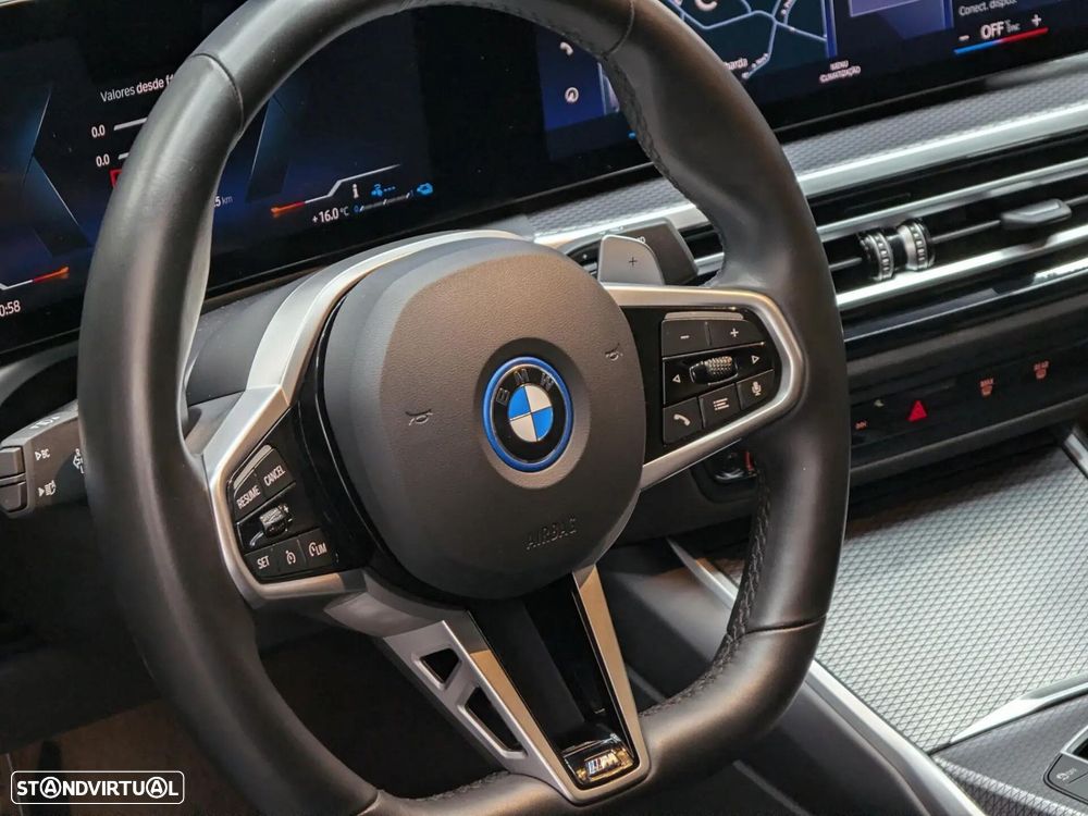 BMW 320 e Pack Desportivo M Auto - 52